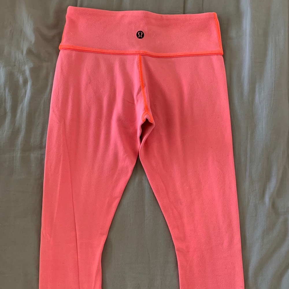 lululemon bright pink calf length leggings